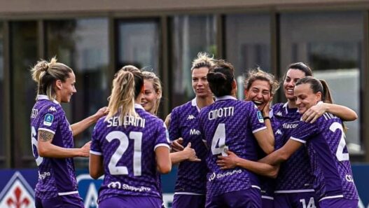 Fiorentina Femminile: secondo posto in classifica dopo la vittoria contro il Como