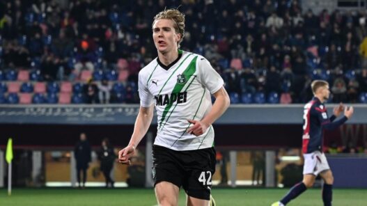 Fiorentina, ultimo assalto per Thorstvedt al rientro in Italia