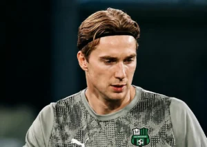 Fiorentina, Thorstvedt squalificato contro il Sassuolo. Multa per petardo