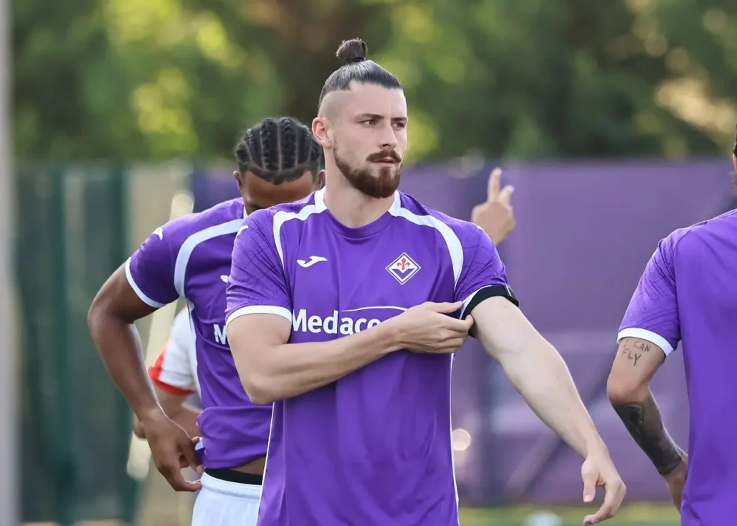 Fiorentina, la difesa titolare ha un volto: Dragusin e Viery