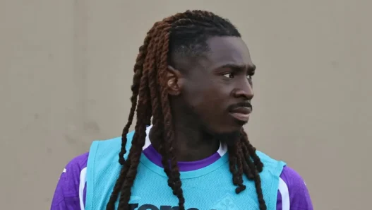 Moise Kean lascia la Fiorentina: ufficiale il passaggio al Como