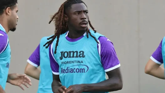 Moise Kean si allena da solo al Viola Park: evita la multa