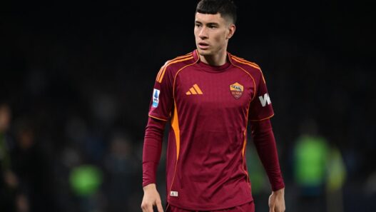 Fiorentina, la Roma valuta Soulè: cifre e concorrenza
