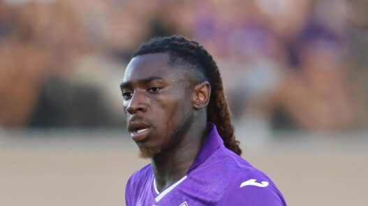 Kean, la Fiorentina valuta l'offerta del Como: attesa per la risposta