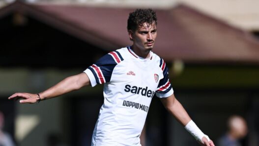 Cagliari, sanzione per Esposito: interesse da Serie A