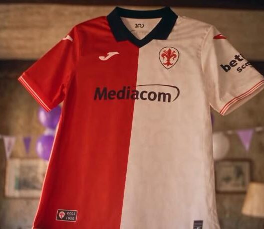 Fiorentina: svelata la maglia del Centenario bianco-rossa