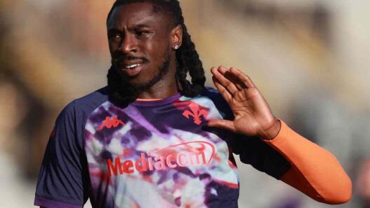 Moise Kean si allena al Viola Park: futuro in bilico tra Como e Firenze
