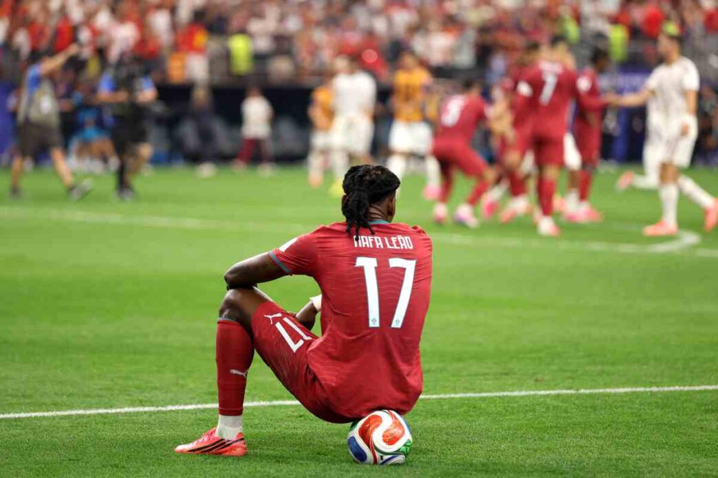 Fiorentina, sondaggio per Leao: il piano viola per il colpo