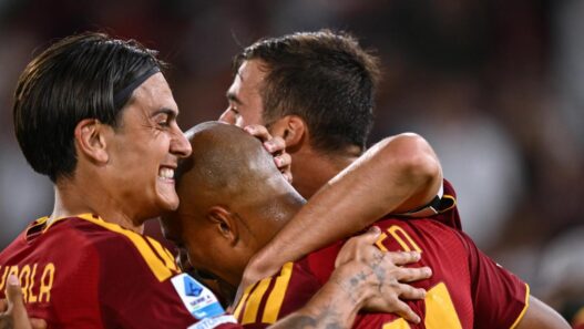 Fiorentina travolta dalla Roma all'Olimpico: pesante sconfitta per i viola
