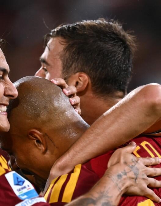 Fiorentina travolta dalla Roma all'Olimpico: pesante sconfitta per i viola