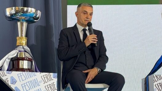 Valentino Angeloni premiato come miglior direttore del settore giovanile