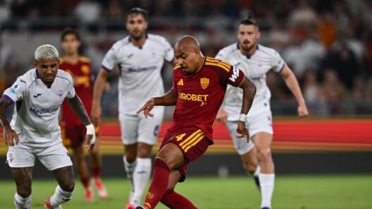 La Fiorentina in svantaggio all'intervallo contro la Roma: 1-0 all'Olimpico