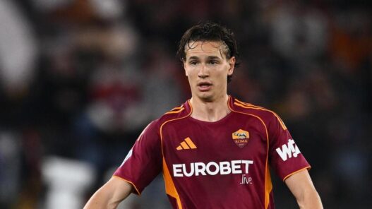 Ghilardi: "Il mio spostamento a centrocampo alla Fiorentina è stato utile"