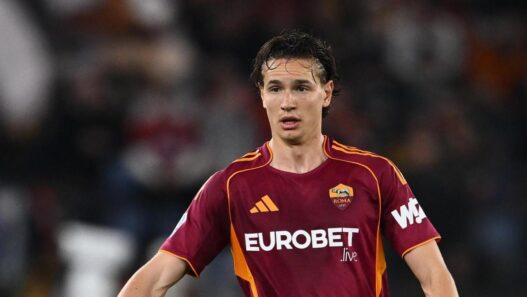Ghilardi: "Il mio spostamento a centrocampo alla Fiorentina è stato utile"