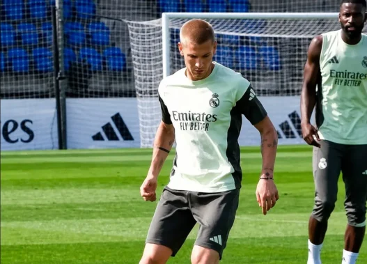 Fiorentina, clausola per prolungare il prestito di Mastantuono