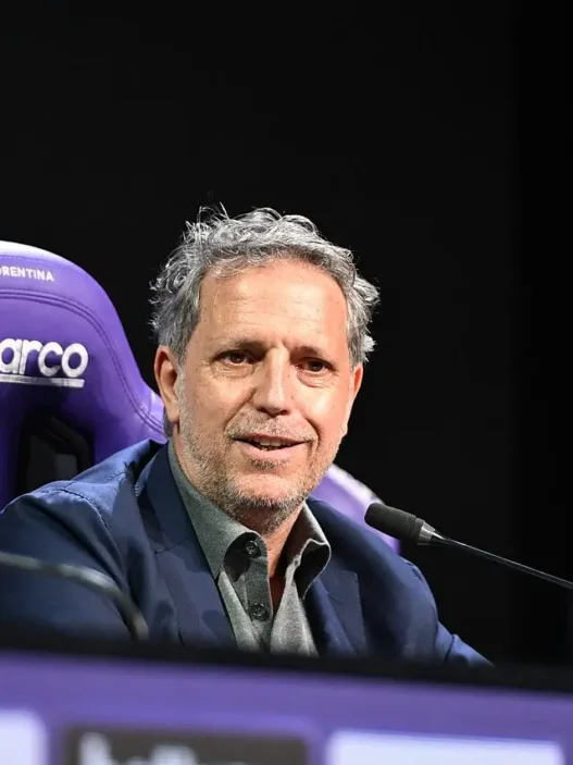 Fiorentina: Paratici valuta alternative per Zirkzee, sondaggio per Bogarde