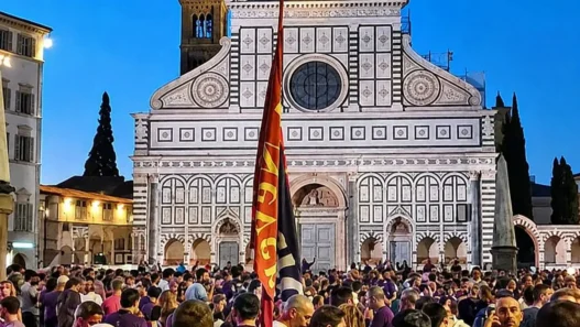 La Curva Fiesole celebra il centenario: "Firenze, Fiorentina e popolo uniti"