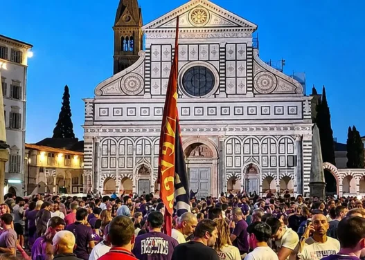 La Curva Fiesole celebra il centenario: "Firenze, Fiorentina e popolo uniti"