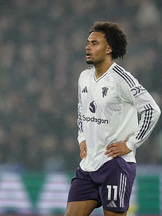 Zirkzee, Pedullà: Fiorentina ancora interessata, ma valuta altre opzioni