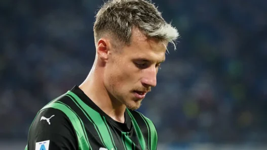 Fiorentina: Lucca resta a Napoli, Pinamonti alla Lazio