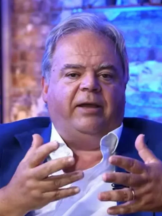 Condò: "Le bandiere vanno sventolate, non riposte"
