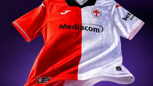 Fiorentina: svelata la maglia celebrativa per il centenario