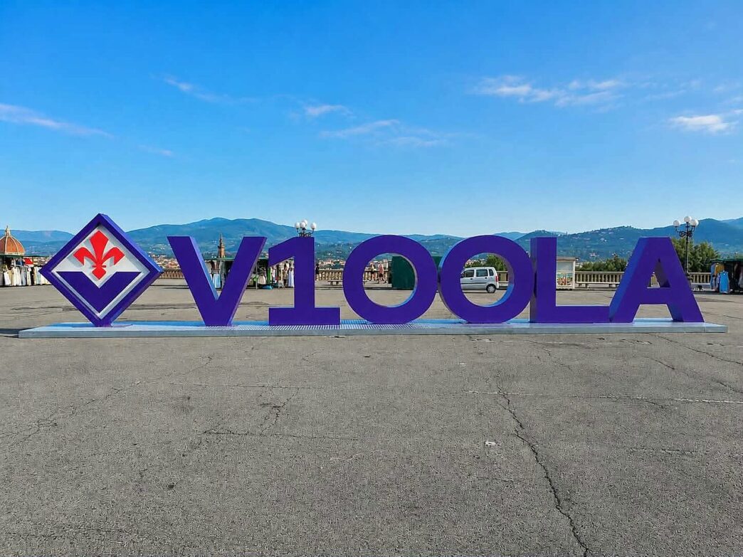 Installazione centenario Fiorentina al Piazzale Michelangelo