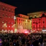 Corteo viola per il centenario: fuochi d'artificio sui Lungarni