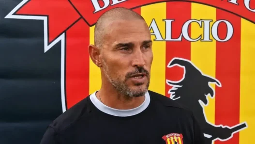 Floro Flores: "Emozione unica avere mio figlio accanto. Fiorentina da Champions"