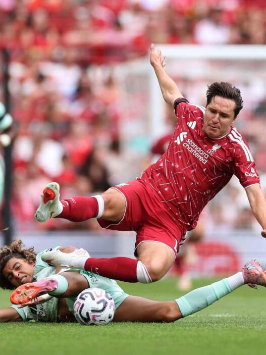 Chiesa, futuro in bilico al Liverpool: attesa per le decisioni di Iraola