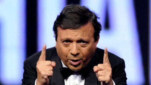 Chiambretti ironizza su Cairo: "Ha venduto anche Mentana alla Fiorentina"
