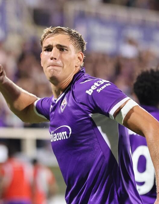 Fiorentina in vantaggio nonostante la confusione: Pellegrino sblocca il match