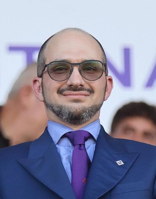 Fiorentina, festa dei tifosi fuori dal Franchi con Giuseppe Commisso