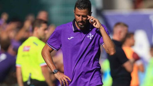 Fiorentina, esonerato Fabio Grosso dopo tre partite