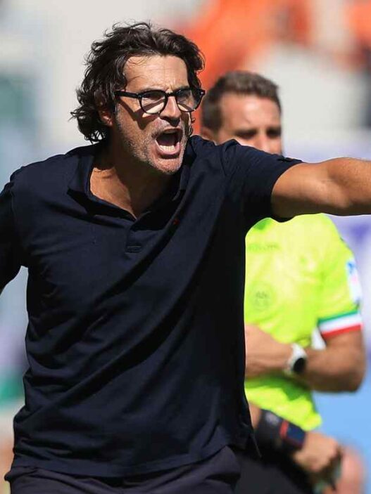 Fiorentina: la difesa preoccupa Vanoli, 12 gol subiti in 5 partite