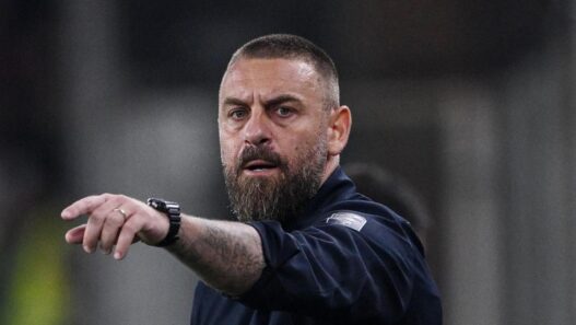 Fiorentina, il Genoa sulla strada: De Rossi avverte