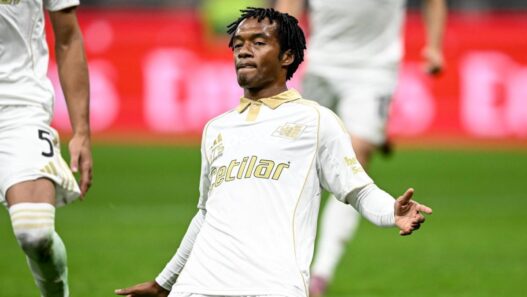 Cuadrado in Colombia: accoglienza ostile per l'ex viola