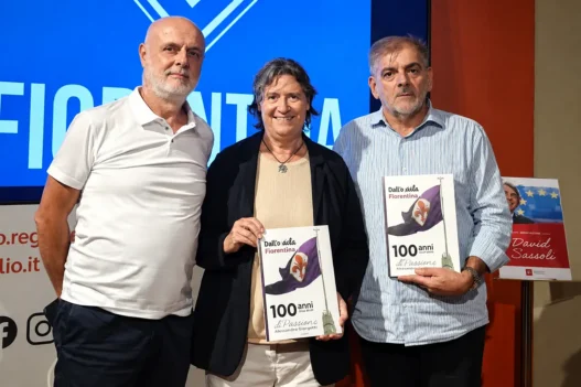 Presentato "100 anni d'amore", libro sul centenario della Fiorentina
