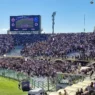 Curva Ferrovia senza striscioni e gruppi organizzati all'inizio della partita