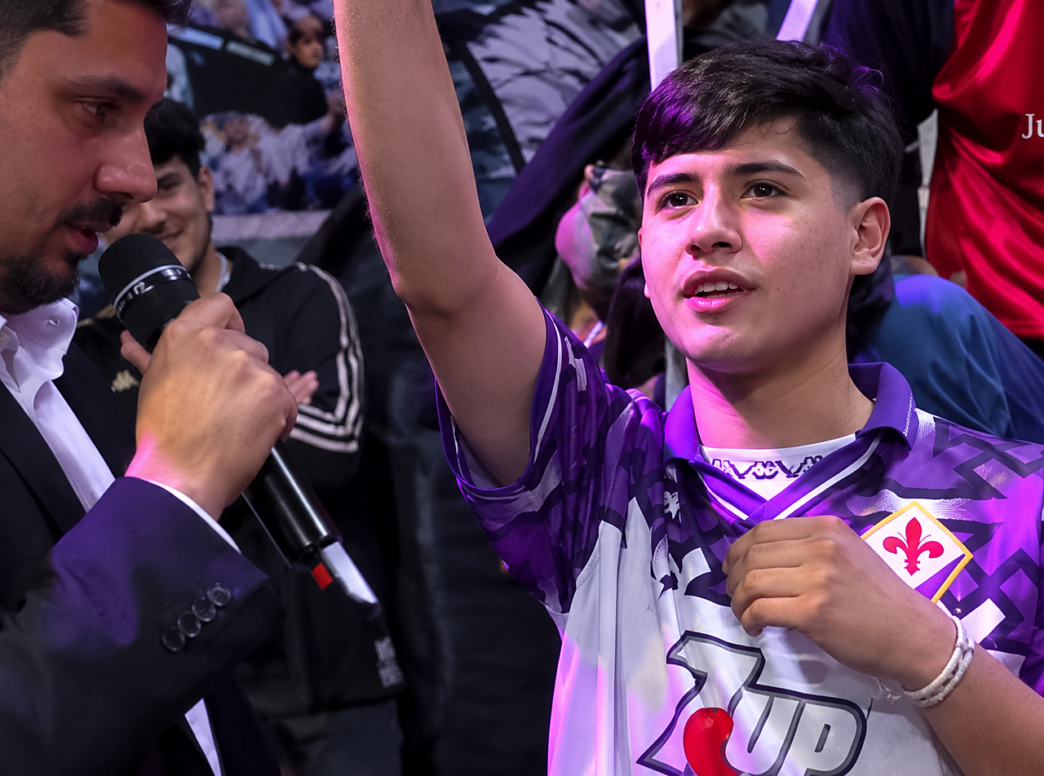 Gesto controverso in TV in Argentina con la maglia della Fiorentina '92-'93