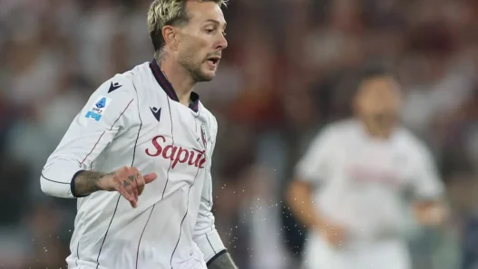 Bernardeschi illude Palladino, Cagliari in testa alla classifica