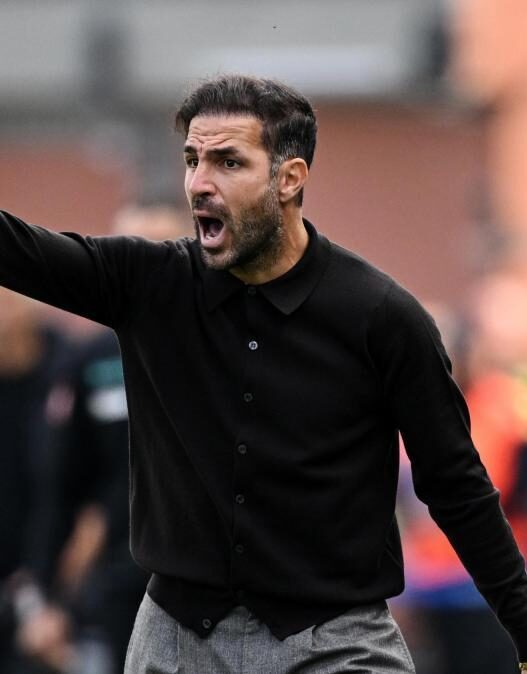 Fabregas: "Errori VAR inevitabili, ma il calcio è veloce"