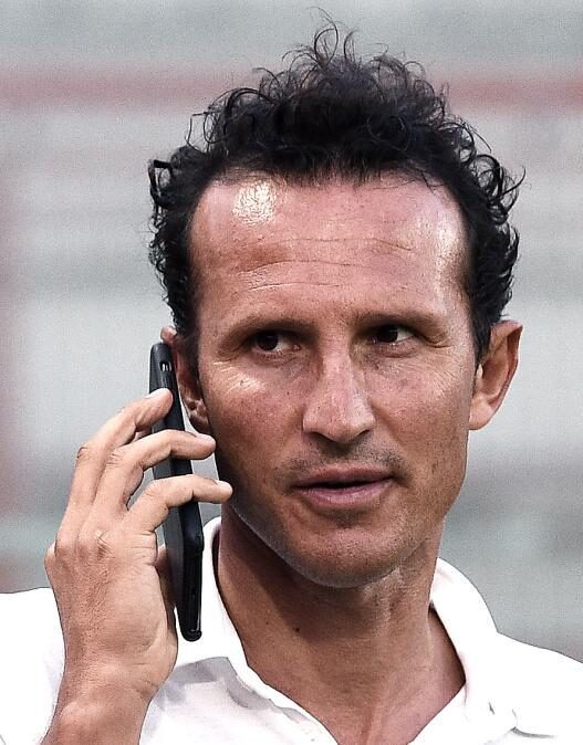 Comotto: "Fiorentina, serve un progetto a lungo termine con un allenatore"