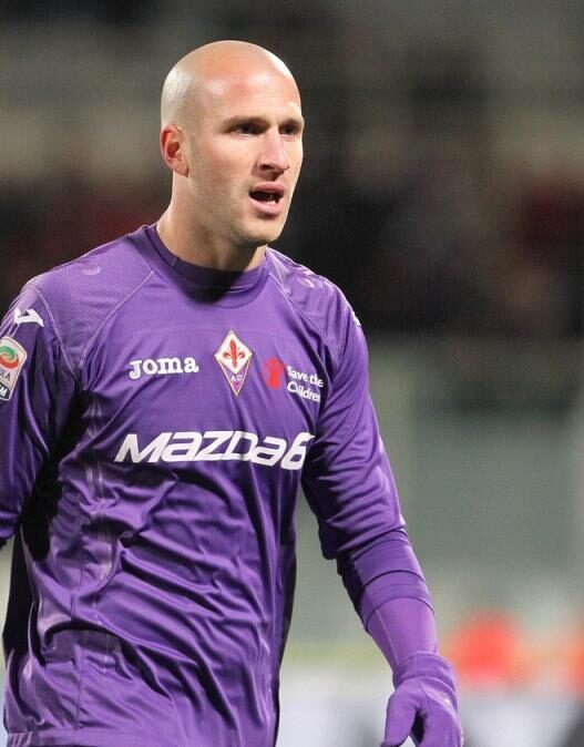 Aggressione a Llama: prognosi di dieci giorni per l'ex viola