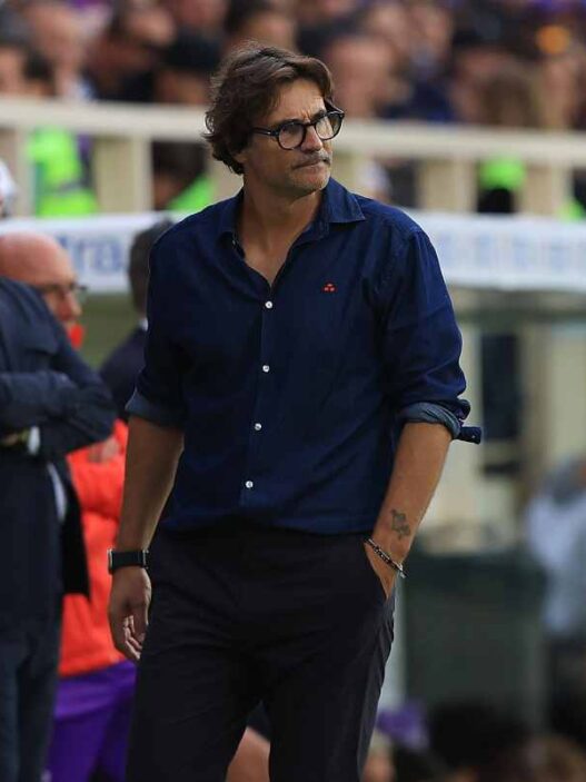 Fiorentina, difesa in crisi: Vanoli valuta la difesa a tre
