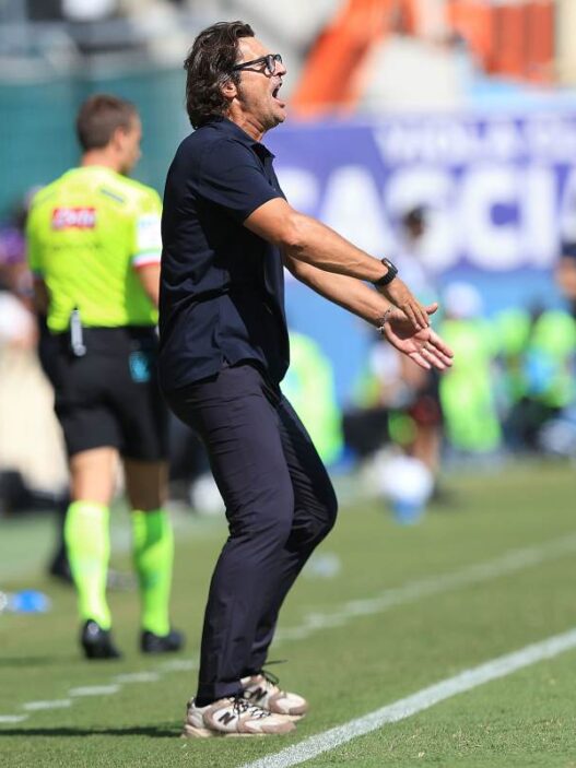 Fiorentina, Vanoli punta all'Europa: ripartenza da Genova