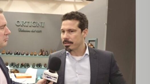 Hernanes visita il Viola Park: "Struttura invidiabile, mi fa venir voglia di giocare"