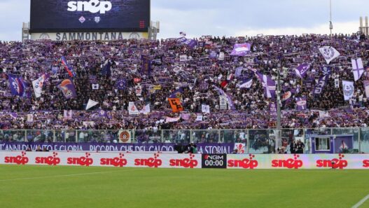 Oltre mille tifosi viola a Reggio Emilia per sostenere la squadra