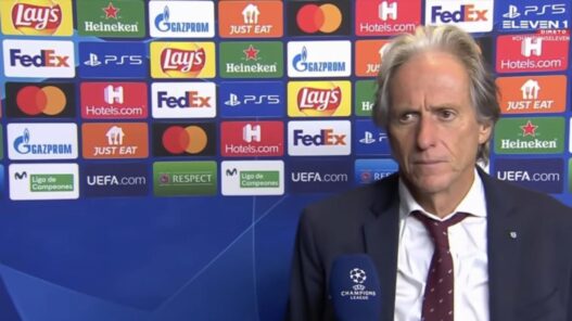 Portogallo: tensione all'aeroporto, tifosi contro il ct Jorge Jesus