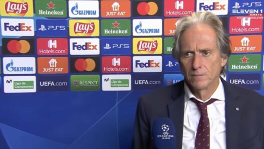 Portogallo: tensione all'aeroporto, tifosi contro il ct Jorge Jesus